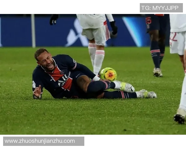 内马尔再度受伤巴黎欧冠之路面临严峻考验