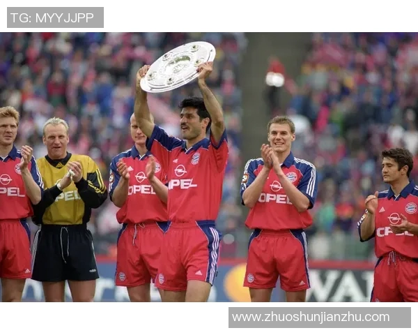 摩雷伦斯与艾维斯的精彩对决谁能在赛场上笑到最后